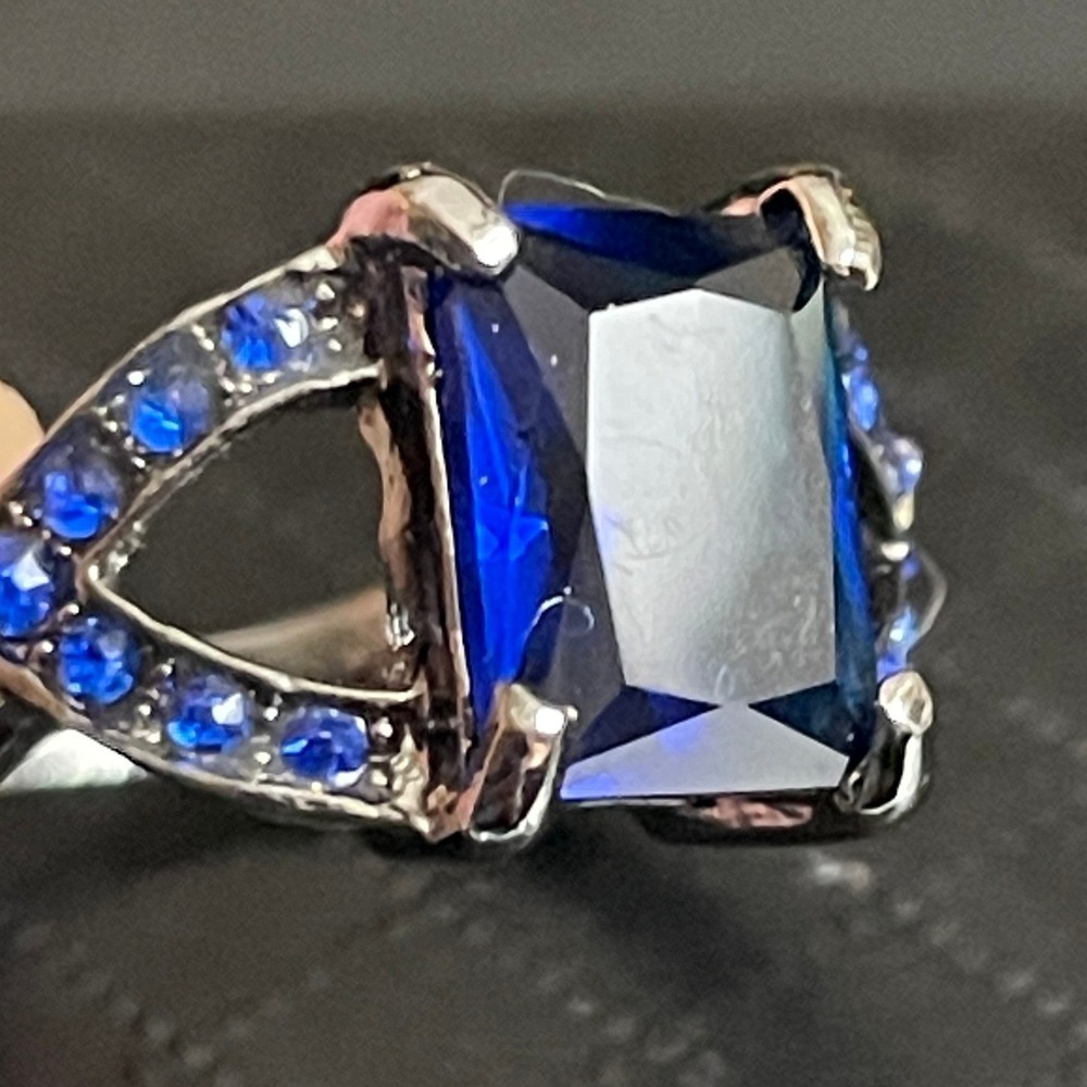 Rhinestone Infinity Cocktail Ring Statement Band Royal Blue Silver Tone Size 7.5